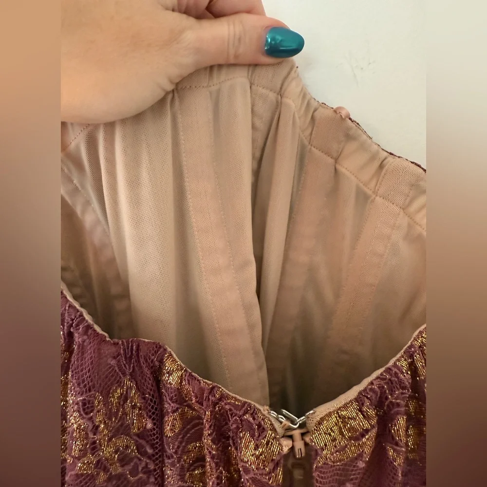 NWT Helsi Cara Strapless Lace Dress in Pink Mauve and Gold. Medium. - Picture 10 of 12